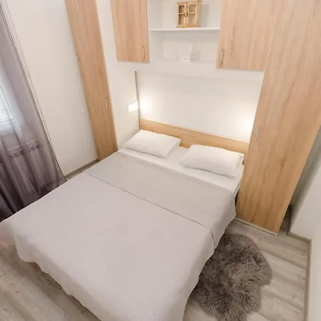 Maja With Jacuzzi Apartment Rupe