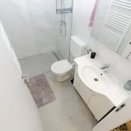 Appartamento Maja With Jacuzzi *