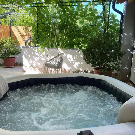 Maja With Jacuzzi Rupe